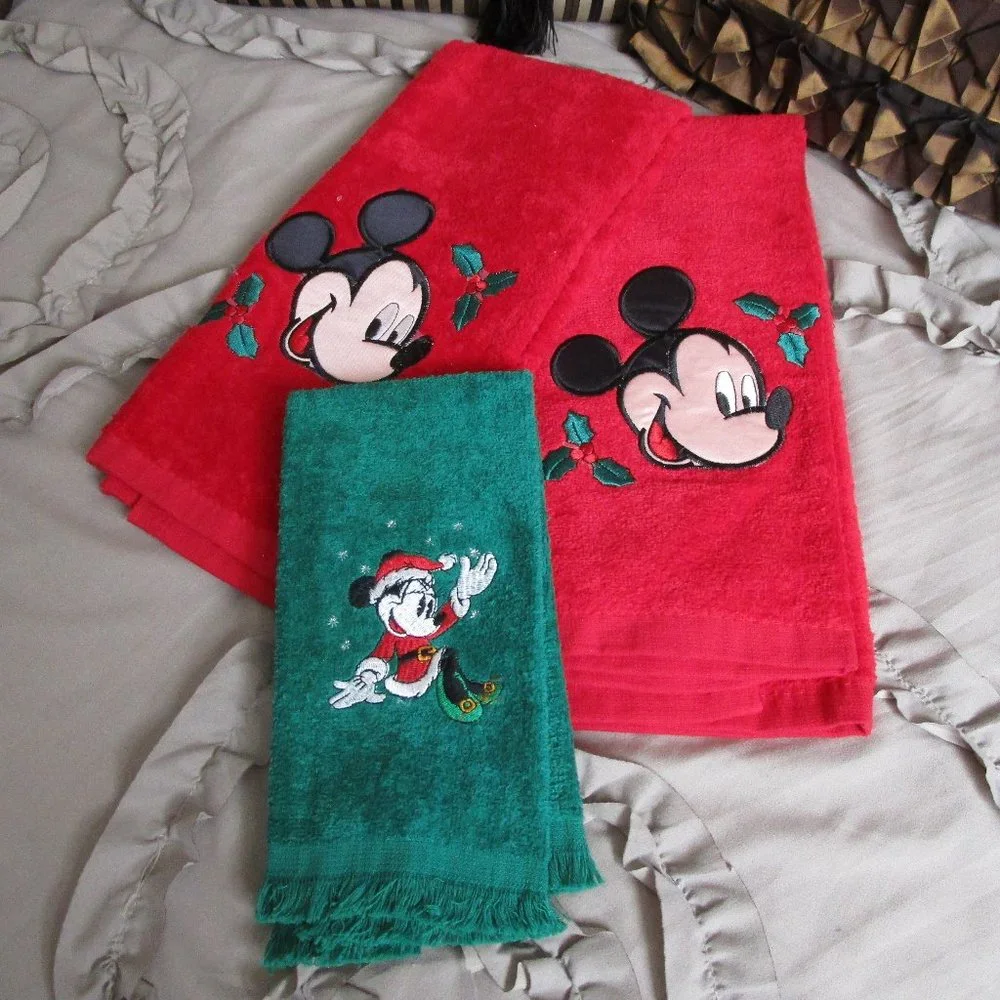 lot of Disney holiday hand towels